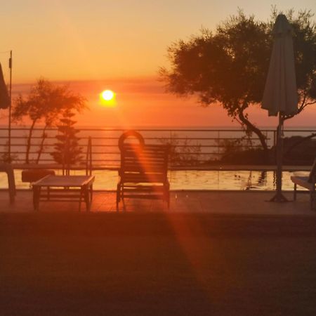 מית'ימנה Molivos Sunset Apartments מראה חיצוני תמונה