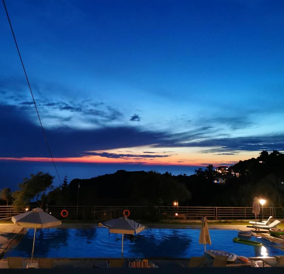 מית'ימנה Molivos Sunset Apartments מראה חיצוני תמונה