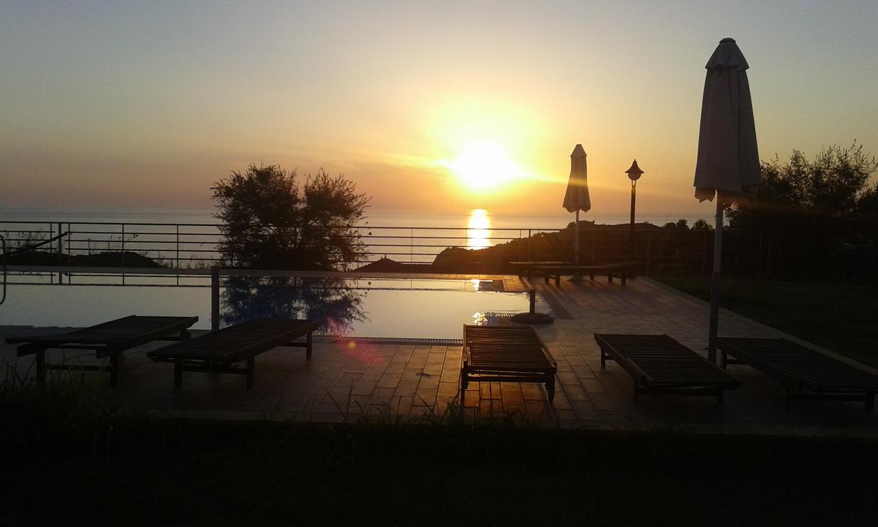 מית'ימנה Molivos Sunset Apartments מראה חיצוני תמונה