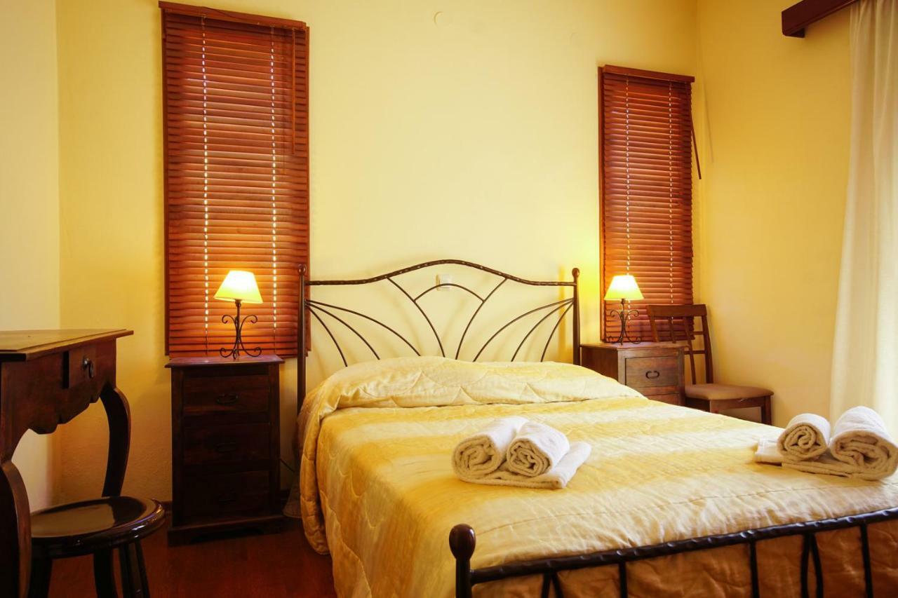 מית'ימנה Molivos Sunset Apartments מראה חיצוני תמונה