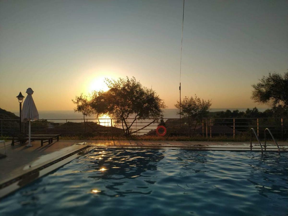 מית'ימנה Molivos Sunset Apartments מראה חיצוני תמונה