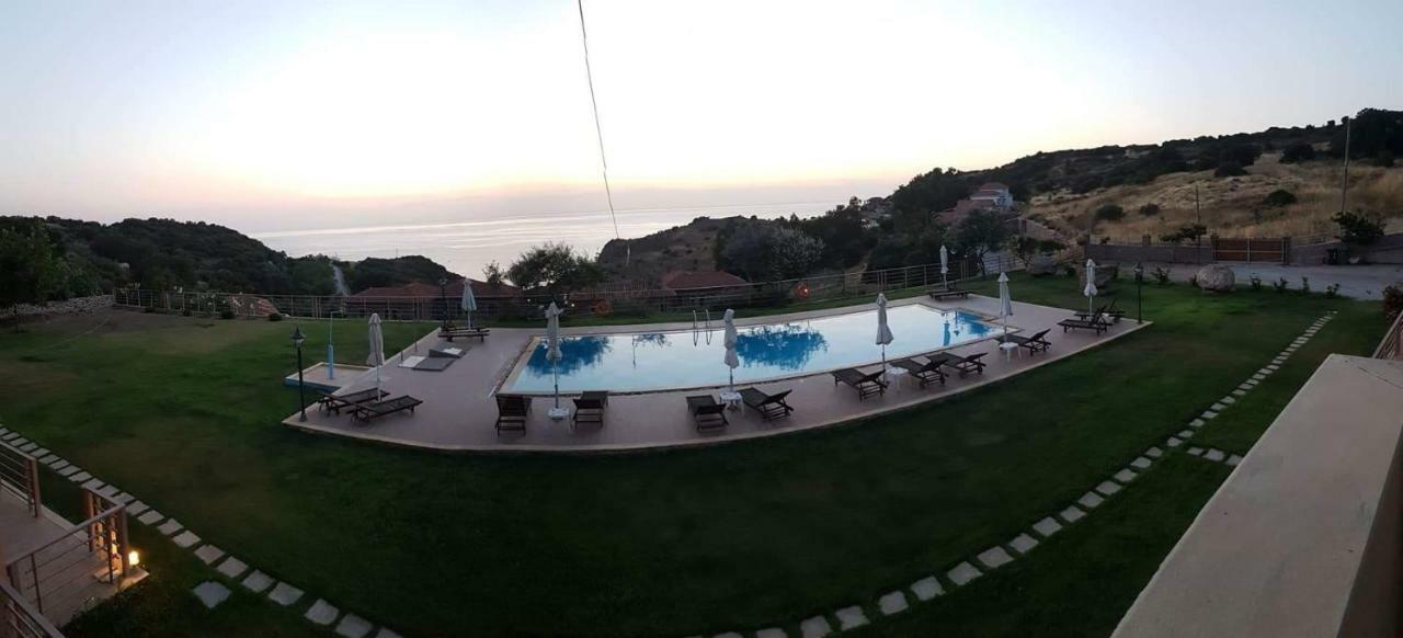 מית'ימנה Molivos Sunset Apartments מראה חיצוני תמונה